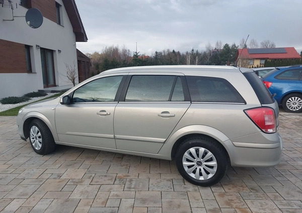 Opel Astra cena 13999 przebieg: 186000, rok produkcji 2007 z Kolbuszowa małe 781